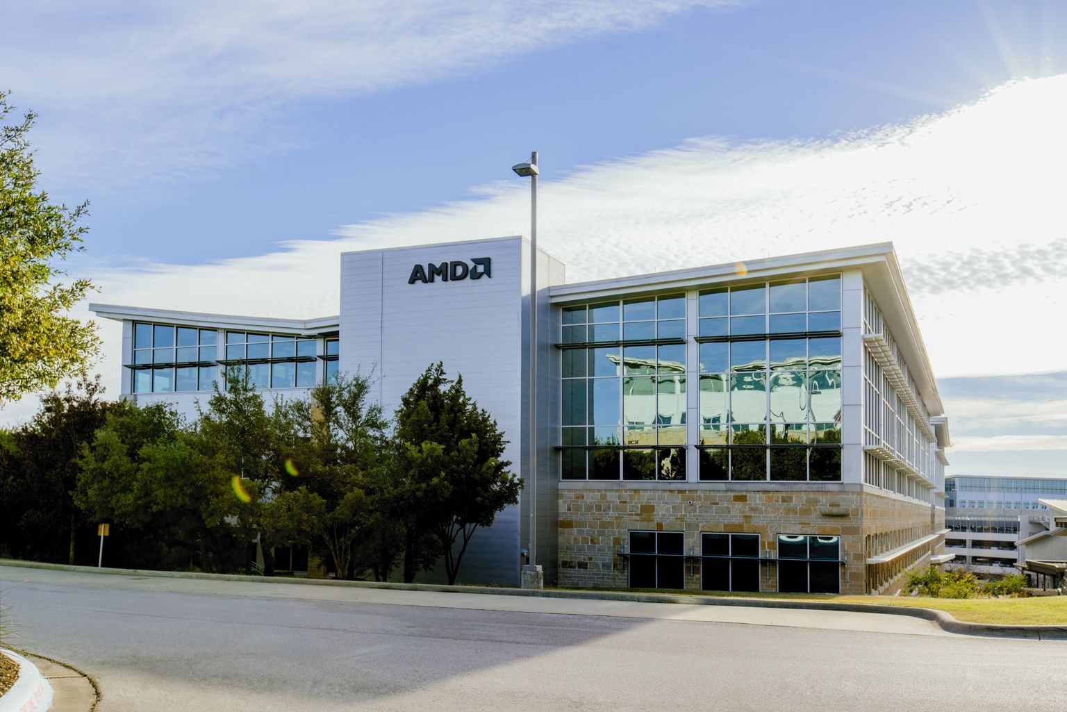 Meta Plans Up to $100 Billion AMD Chip Purchase in Multiyear Deal