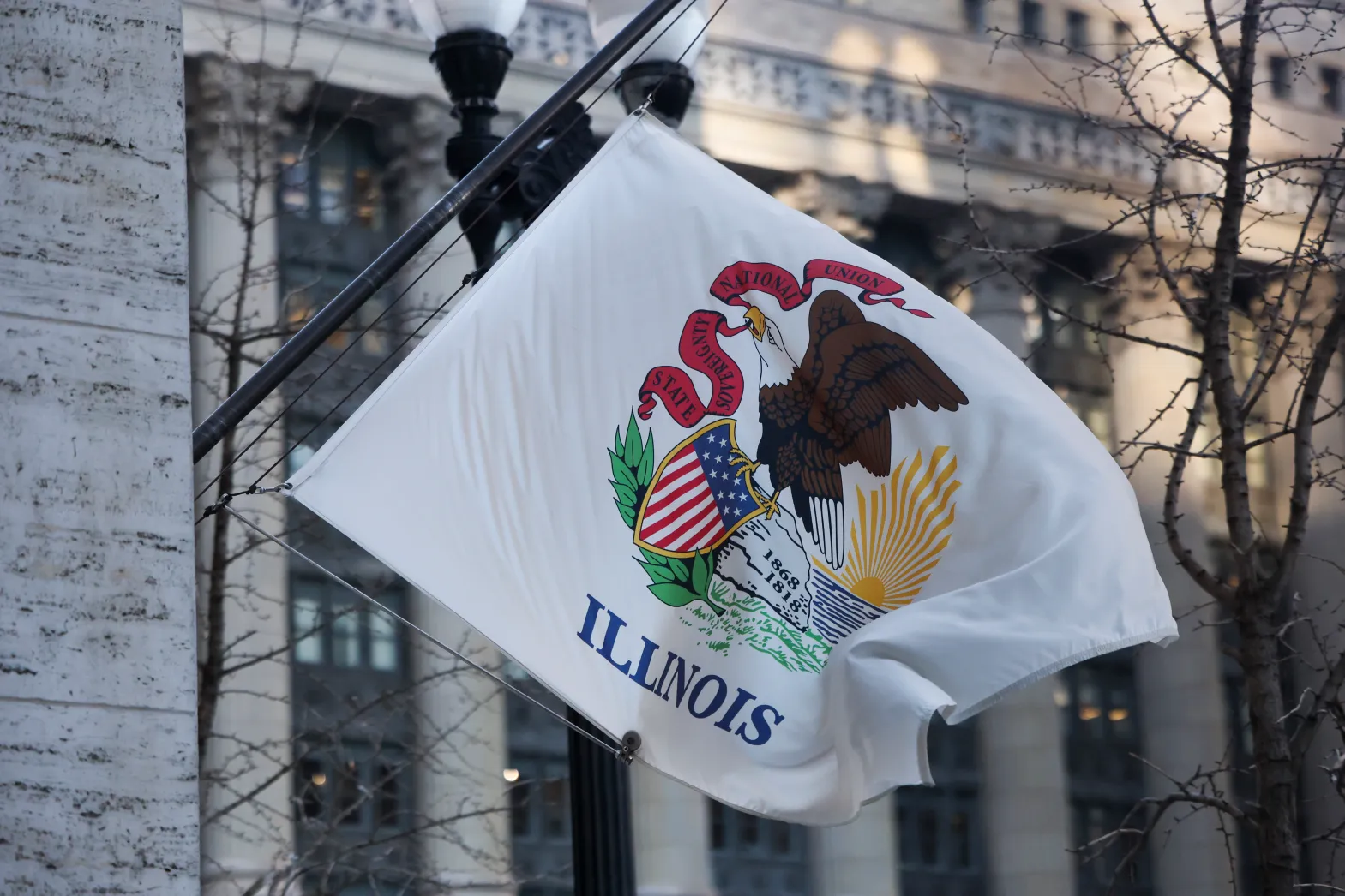 AI Giants Battle Over Illinois Bill That Shields Companies From Liability