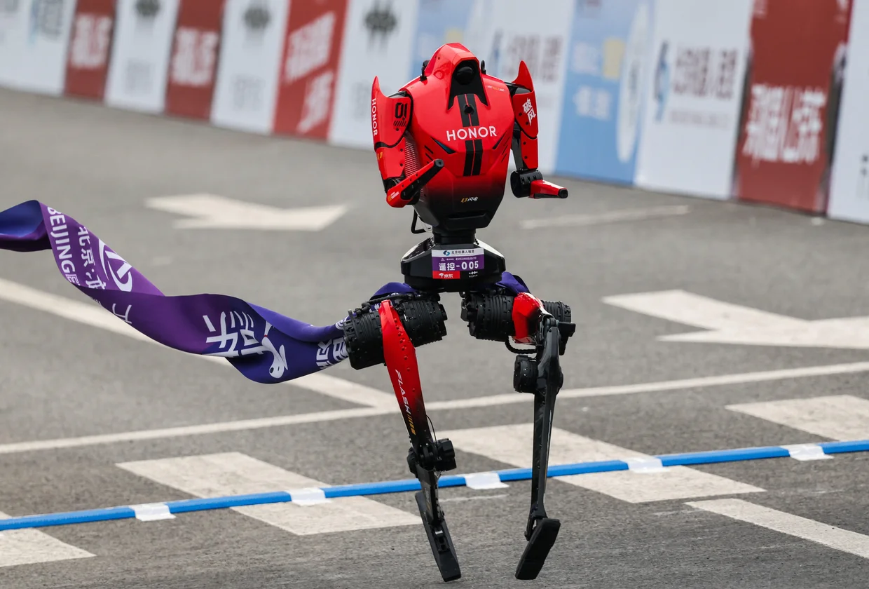 Honor’s Humanoid Robot Completes Half Marathon Faster Than Humans