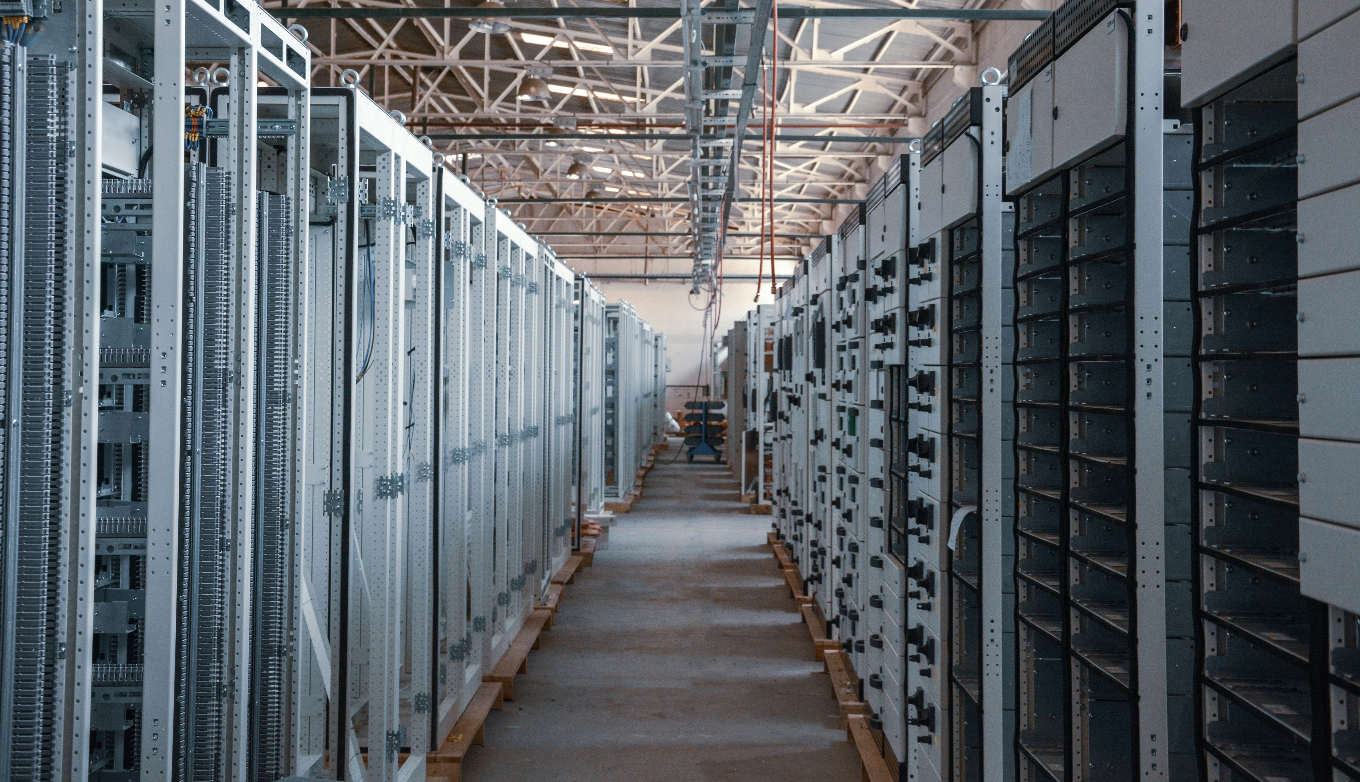 Schneider Electric Says AI Data Centers Can Run Water-Free With Liquid Cooling