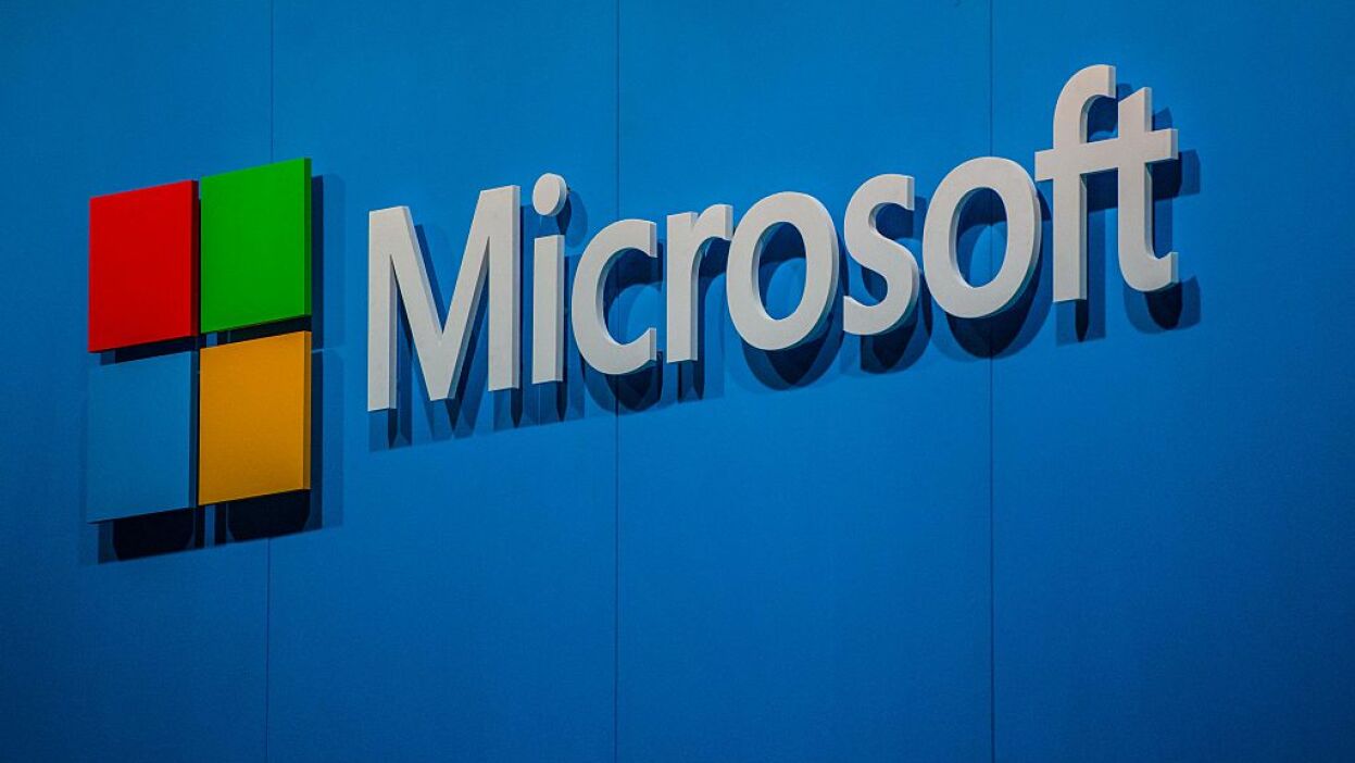 Microsoft AI Chief Calls Anthropic’s Claude Consciousness Talk ‘Really, Really Dangerous’