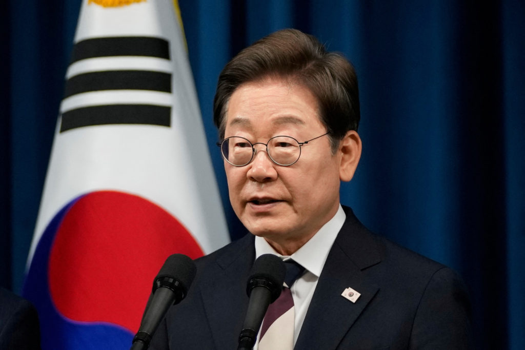 South Korea Pushes to Fast-Track AI and Chip Projects as Samsung and SK Hynix Expand